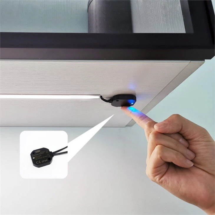 12 volt touch sensitive switch